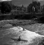 Kanufahrer (Positivo) di Foto Elisabeth Fuchs-Hauffen, Überlingen/Bodensee,Fuchs-Hauffen, Elisabeth (1971/06/01 - 1971/06/63)