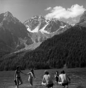 Badegäste in/bei See (Positivo) di Foto Elisabeth Fuchs-Hauffen, Überlingen/Bodensee,Fuchs-Hauffen, Elisabeth (1971/06/01 - 1971/06/63)