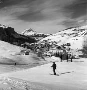 Skifahrer (Positivo) di Foto Elisabeth Fuchs-Hauffen, Überlingen/Bodensee,Fuchs-Hauffen, Elisabeth (1971/03/01 - 1971/03/31)