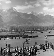 Zuschauer (Positivo) di Foto Elisabeth Fuchs-Hauffen, Überlingen/Bodensee,Fuchs-Hauffen, Elisabeth (1973/05/01 - 1973/05/31)