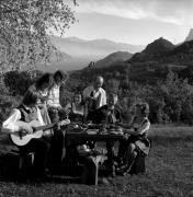 Törggelen (Positivo) di Foto Elisabeth Fuchs-Hauffen, Überlingen/Bodensee,Fuchs-Hauffen, Elisabeth (1966/10/01 - 1966/10/31)