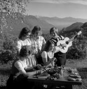 Törggelen (Positivo) di Foto Elisabeth Fuchs-Hauffen, Überlingen/Bodensee,Fuchs-Hauffen, Elisabeth (1966/10/01 - 1966/10/31)