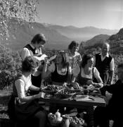 Törggelen (Positivo) di Foto Elisabeth Fuchs-Hauffen, Überlingen/Bodensee,Fuchs-Hauffen, Elisabeth (1966/10/01 - 1966/10/31)