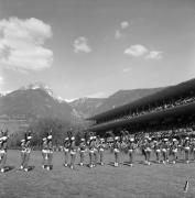 danza dei bottai (Positivo) di Foto Elisabeth Fuchs-Hauffen, Überlingen/Bodensee,Fuchs-Hauffen, Elisabeth (1973/05/01 - 1973/05/31)