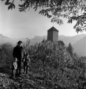 Spaziergänger (Positivo) di Foto Elisabeth Fuchs-Hauffen, Überlingen/Bodensee,Fuchs-Hauffen, Elisabeth (1973/11/01 - 1973/11/13)