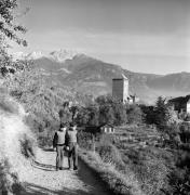 Spaziergänger (Positivo) di Foto Elisabeth Fuchs-Hauffen, Überlingen/Bodensee,Fuchs-Hauffen, Elisabeth (1973/11/01 - 1973/11/13)