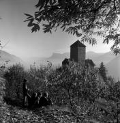 Spaziergänger (Positivo) di Foto Elisabeth Fuchs-Hauffen, Überlingen/Bodensee,Fuchs-Hauffen, Elisabeth (1973/11/01 - 1973/11/13)