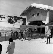 Skifahrer (Positivo) di Foto Elisabeth Fuchs-Hauffen, Überlingen/Bodensee,Fuchs-Hauffen, Elisabeth (1970/03/01 - 1970/03/31)