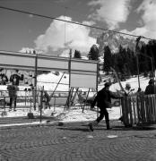 Skifahrer (Positivo) di Foto Elisabeth Fuchs-Hauffen, Überlingen/Bodensee,Fuchs-Hauffen, Elisabeth (1970/03/01 - 1970/03/31)