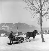 Pferdeschlitten (Positivo) di Foto Elisabeth Fuchs-Hauffen, Überlingen/Bodensee,Fuchs-Hauffen, Elisabeth (1970/03/01 - 1970/03/31)