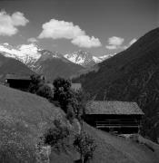 Bauernhof Luttach (Positivo) di Foto Elisabeth Fuchs-Hauffen, Überlingen/Bodensee,Fuchs-Hauffen, Elisabeth (1970/07/01 - 1970/07/31)