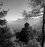 Schloss Tirol (Positivo) di Foto Elisabeth Fuchs-Hauffen, Überlingen/Bodensee,Fuchs-Hauffen, Elisabeth (1972/10/01 - 1972/10/31)