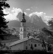 Kirche Kastelruth Pfarrkirche Hl. Peter und Paul (Positivo) di Foto Elisabeth Fuchs-Hauffen, Überlingen/Bodensee,Fuchs-Hauffen, Elisabeth (1972/05/01 - 1972/05/31)