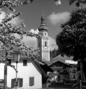 Kirche Kastelruth Pfarrkirche Hl. Peter und Paul (Positivo) di Foto Elisabeth Fuchs-Hauffen, Überlingen/Bodensee,Fuchs-Hauffen, Elisabeth (1972/05/01 - 1972/05/31)