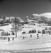 Skipisten (Positivo) di Foto Elisabeth Fuchs-Hauffen, Überlingen/Bodensee,Fuchs-Hauffen, Elisabeth (1973/02/01 - 1973/02/28)