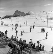 Eislaufplatz (Positivo) di Foto Elisabeth Fuchs-Hauffen, Überlingen/Bodensee,Fuchs-Hauffen, Elisabeth (1973/02/01 - 1973/02/28)
