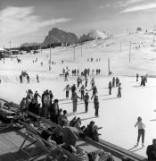Eislaufplatz (Positivo) di Foto Elisabeth Fuchs-Hauffen, Überlingen/Bodensee,Fuchs-Hauffen, Elisabeth (1973/02/01 - 1973/02/28)