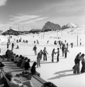 Eislaufplatz (Positivo) di Foto Elisabeth Fuchs-Hauffen, Überlingen/Bodensee,Fuchs-Hauffen, Elisabeth (1973/02/01 - 1973/02/28)