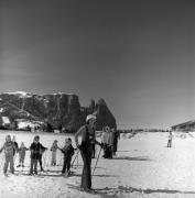 Skilehrer (Positivo) di Foto Elisabeth Fuchs-Hauffen, Überlingen/Bodensee,Fuchs-Hauffen, Elisabeth (1973/03/01 - 1973/03/31)