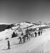 Skilehrer (Positivo) di Foto Elisabeth Fuchs-Hauffen, Überlingen/Bodensee,Fuchs-Hauffen, Elisabeth (1973/03/01 - 1973/03/31)
