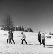 Spaziergänger (Positivo) di Foto Elisabeth Fuchs-Hauffen, Überlingen/Bodensee,Fuchs-Hauffen, Elisabeth (1973/02/01 - 1973/02/28)