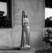Skulptur: weiblich (Positivo) di Foto Elisabeth Fuchs-Hauffen, Überlingen/Bodensee,Fuchs-Hauffen, Elisabeth (1973/06/01 - 1973/06/63)