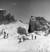 Skipisten (Positivo) di Foto Elisabeth Fuchs-Hauffen, Überlingen/Bodensee,Fuchs-Hauffen, Elisabeth (1975/03/01 - 1975/03/31)