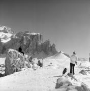 Skipisten (Positivo) di Foto Elisabeth Fuchs-Hauffen, Überlingen/Bodensee,Fuchs-Hauffen, Elisabeth (1975/03/01 - 1975/03/31)