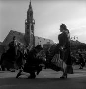 Tänzer (Positivo) di Foto Elisabeth Fuchs-Hauffen, Überlingen/Bodensee,Fuchs-Hauffen, Elisabeth (1975/05/01 - 1975/05/31)