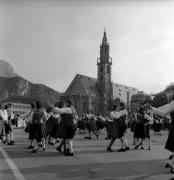 Tänzer (Positivo) di Foto Elisabeth Fuchs-Hauffen, Überlingen/Bodensee,Fuchs-Hauffen, Elisabeth (1975/05/01 - 1975/05/31)