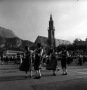 Tänzer (Positivo) di Foto Elisabeth Fuchs-Hauffen, Überlingen/Bodensee,Fuchs-Hauffen, Elisabeth (1975/05/01 - 1975/05/31)