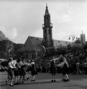 Tänzer (Positivo) di Foto Elisabeth Fuchs-Hauffen, Überlingen/Bodensee,Fuchs-Hauffen, Elisabeth (1975/05/01 - 1975/05/31)