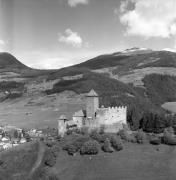 Schloß Reinegg (Sarntal) (Positivo) di Foto Elisabeth Fuchs-Hauffen, Überlingen/Bodensee,Fuchs-Hauffen, Elisabeth (1975/06/01 - 1975/06/63)
