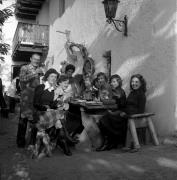 Essen und Trinken (Positivo) di Foto Elisabeth Fuchs-Hauffen, Überlingen/Bodensee,Fuchs-Hauffen, Elisabeth (1975/10/01 - 1975/10/31)