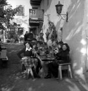 Essen und Trinken (Positivo) di Foto Elisabeth Fuchs-Hauffen, Überlingen/Bodensee,Fuchs-Hauffen, Elisabeth (1975/10/01 - 1975/10/31)