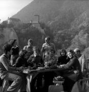 Essen und Trinken (Positivo) di Foto Elisabeth Fuchs-Hauffen, Überlingen/Bodensee,Fuchs-Hauffen, Elisabeth (1975/10/01 - 1975/10/31)