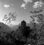 Schloss Tirol (Positivo) di Foto Elisabeth Fuchs-Hauffen, Überlingen/Bodensee,Fuchs-Hauffen, Elisabeth (1971/10/01 - 1971/10/31)