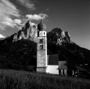 Kirche Kastelruth Seis St. Valentin (Positivo) di Foto Elisabeth Fuchs-Hauffen, Überlingen/Bodensee,Fuchs-Hauffen, Elisabeth (1972/05/01 - 1972/05/31)