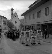 Umzug: Gröden (Positivo) di Foto Elisabeth Fuchs-Hauffen, Überlingen/Bodensee,Fuchs-Hauffen, Elisabeth (1968/06/01 - 1968/06/63)