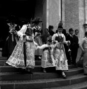 Umzug: Gröden (Positivo) di Foto Elisabeth Fuchs-Hauffen, Überlingen/Bodensee,Fuchs-Hauffen, Elisabeth (1968/06/01 - 1968/06/63)