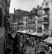 passanti (Positivo) di Foto Elisabeth Fuchs-Hauffen, Überlingen/Bodensee,Fuchs-Hauffen, Elisabeth (1976/08/01 - 1976/08/31)