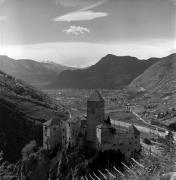Schloß Karneid (Positivo) di Foto Elisabeth Fuchs-Hauffen, Überlingen/Bodensee,Fuchs-Hauffen, Elisabeth (1977/04/01 - 1977/04/43)
