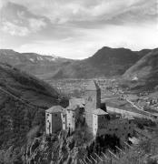 Schloß Karneid (Positivo) di Foto Elisabeth Fuchs-Hauffen, Überlingen/Bodensee,Fuchs-Hauffen, Elisabeth (1977/04/01 - 1977/04/43)