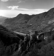 Schloß Karneid (Positivo) di Foto Elisabeth Fuchs-Hauffen, Überlingen/Bodensee,Fuchs-Hauffen, Elisabeth (1977/04/01 - 1977/04/43)