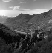 Schloß Karneid (Positivo) di Foto Elisabeth Fuchs-Hauffen, Überlingen/Bodensee,Fuchs-Hauffen, Elisabeth (1977/04/01 - 1977/04/43)