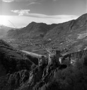 Schloß Karneid (Positivo) di Foto Elisabeth Fuchs-Hauffen, Überlingen/Bodensee,Fuchs-Hauffen, Elisabeth (1977/04/01 - 1977/04/43)