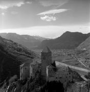 Schloß Karneid (Positivo) di Foto Elisabeth Fuchs-Hauffen, Überlingen/Bodensee,Fuchs-Hauffen, Elisabeth (1977/04/01 - 1977/04/43)