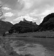 Schloß Sigmundskron (Bozen) (Positivo) di Foto Elisabeth Fuchs-Hauffen, Überlingen/Bodensee,Fuchs-Hauffen, Elisabeth (1977/04/01 - 1977/04/43)