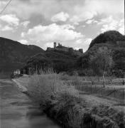 Schloß Sigmundskron (Bozen) (Positivo) di Foto Elisabeth Fuchs-Hauffen, Überlingen/Bodensee,Fuchs-Hauffen, Elisabeth (1977/04/01 - 1977/04/43)
