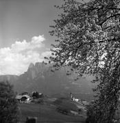 Kirche Ritten Klobenstein St. Nikolaus (Positivo) di Foto Elisabeth Fuchs-Hauffen, Überlingen/Bodensee,Fuchs-Hauffen, Elisabeth (1976/06/01 - 1976/06/63)